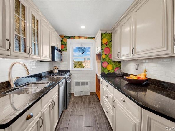266 Pelham Road 5H, New Rochelle NY 10805