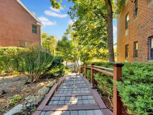 266 Pelham Road 5H, New Rochelle NY 10805