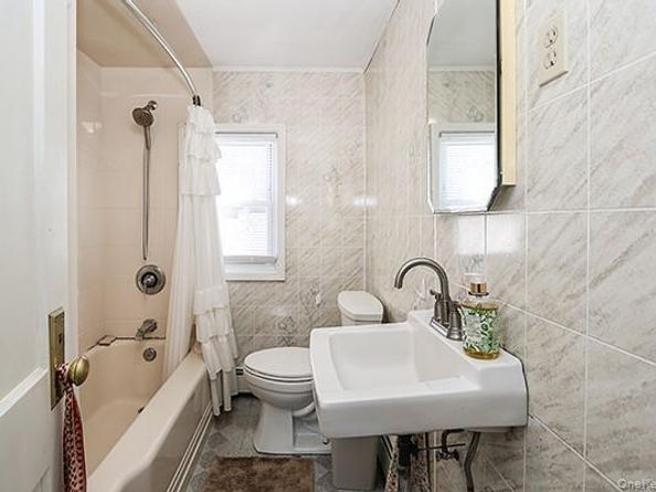 44 Orchard Street, Hauppauge NY 11788