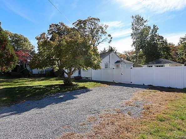 44 Orchard Street, Hauppauge NY 11788