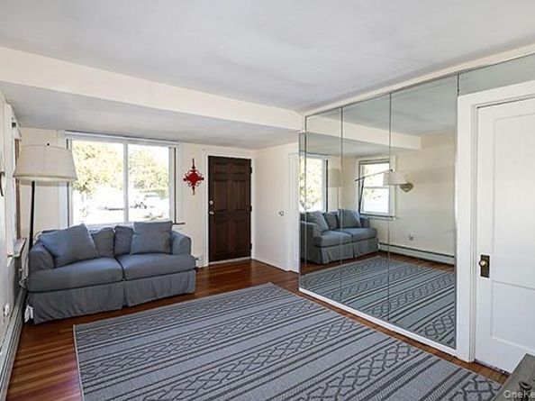 44 Orchard Street, Hauppauge NY 11788