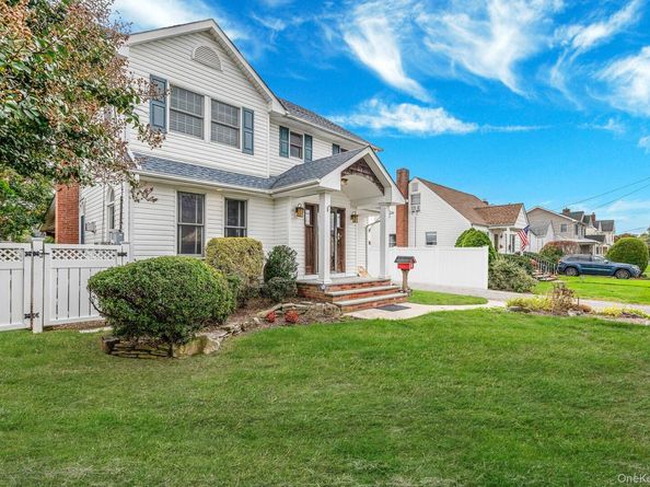 4 Sullivan Avenue, Farmingdale NY 11735