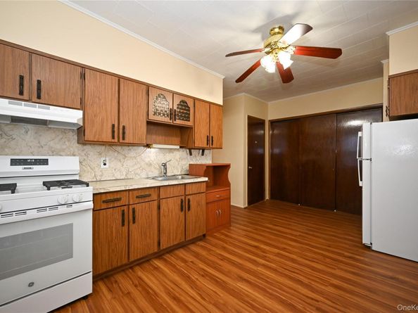 79-23 69 Avenue, Middle Village NY 11379