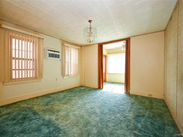 79-23 69 Avenue, Middle Village NY 11379