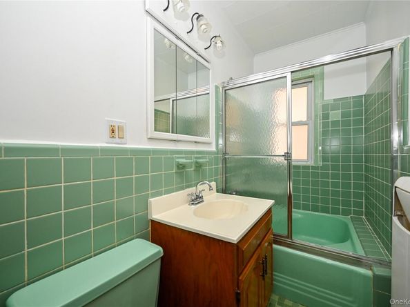 79-23 69 Avenue, Middle Village NY 11379