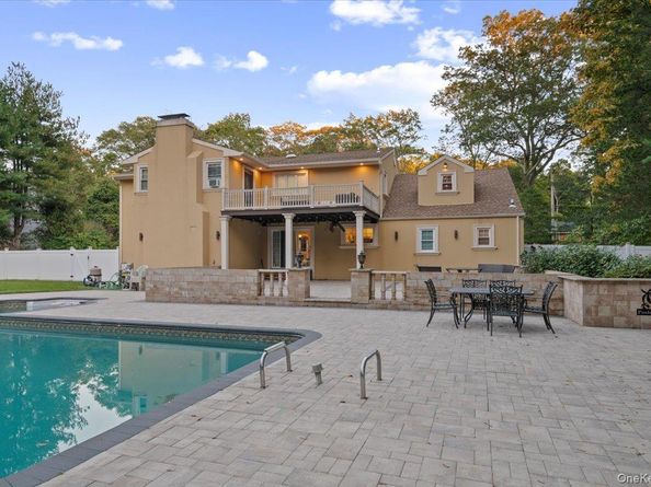 626 Caledonia Road, Dix Hills NY 11746