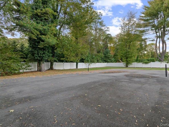 626 Caledonia Road, Dix Hills NY 11746