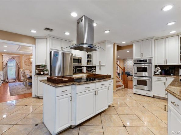 626 Caledonia Road, Dix Hills NY 11746
