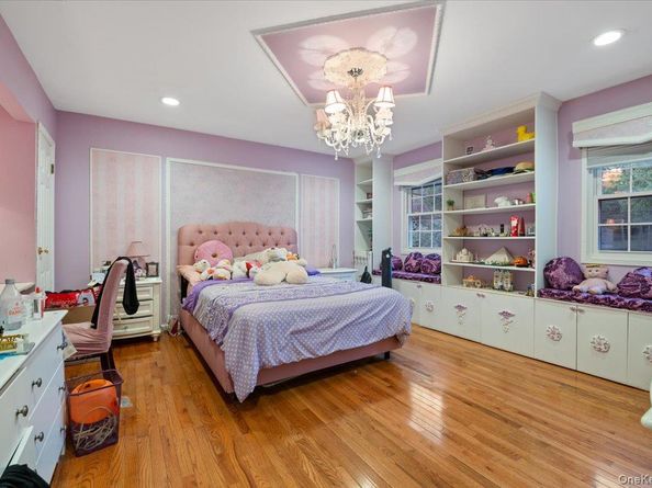 626 Caledonia Road, Dix Hills NY 11746
