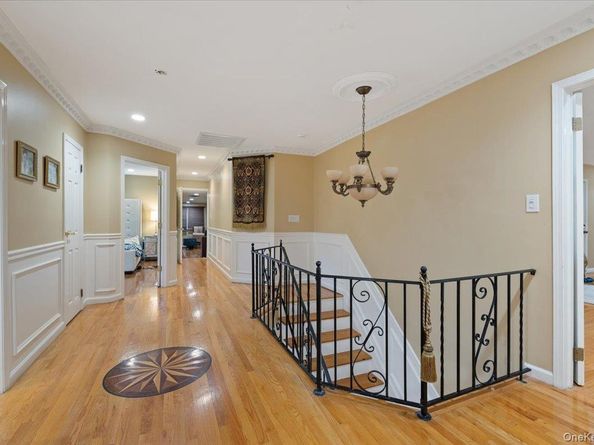 626 Caledonia Road, Dix Hills NY 11746