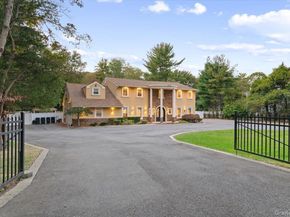 626 Caledonia Road, Dix Hills NY 11746