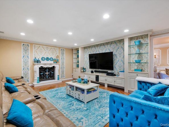 626 Caledonia Road, Dix Hills NY 11746