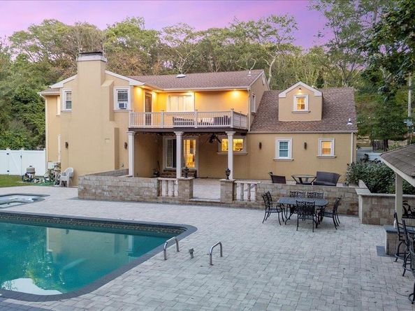 626 Caledonia Road, Dix Hills NY 11746