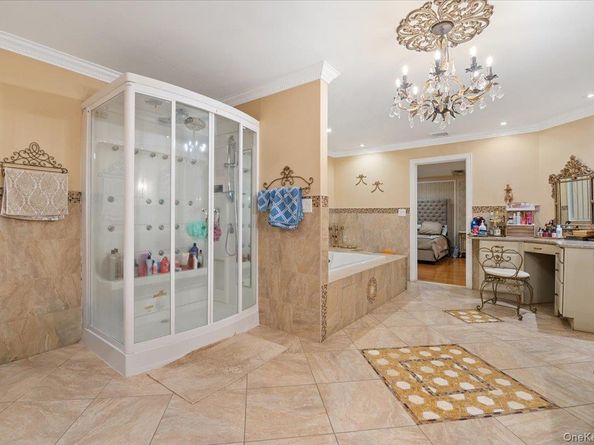 626 Caledonia Road, Dix Hills NY 11746