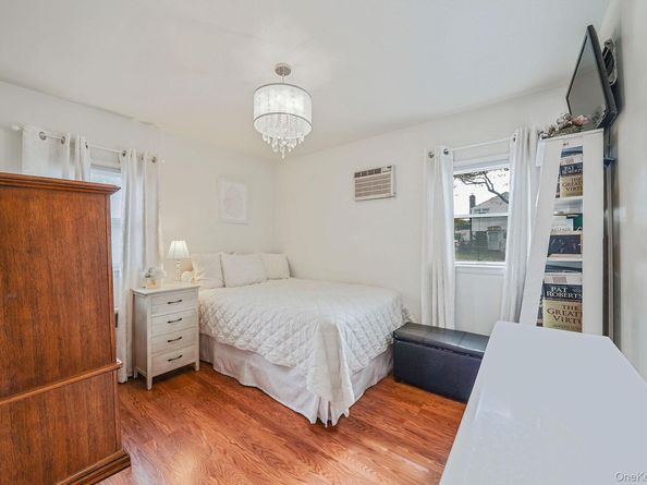 138 Claudy Lane, New Hyde Park NY 11040