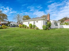 138 Claudy Lane, New Hyde Park NY 11040