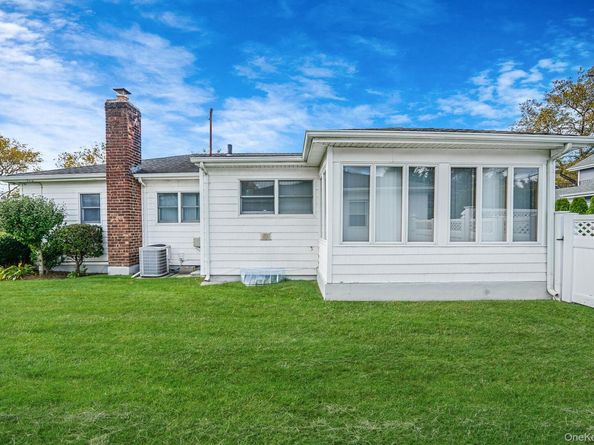 138 Claudy Lane, New Hyde Park NY 11040