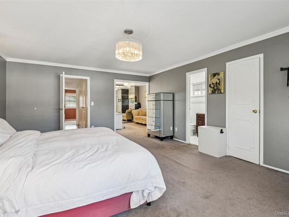 5 Valley Lane W, North Woodmere NY 11581