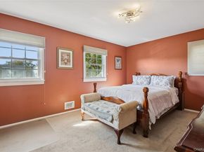 5 Valley Lane W, North Woodmere NY 11581