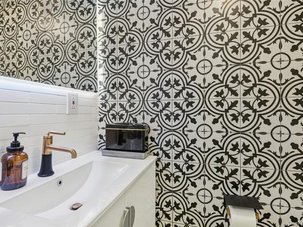 5 Valley Lane W, North Woodmere NY 11581