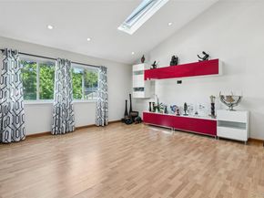 5 Valley Lane W, North Woodmere NY 11581