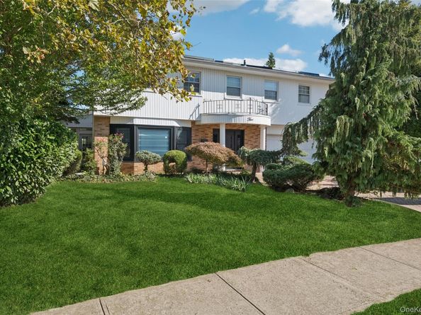 5 Valley Lane W, North Woodmere NY 11581