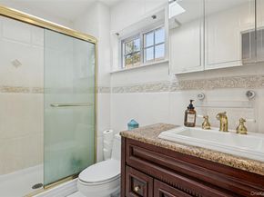 5 Valley Lane W, North Woodmere NY 11581