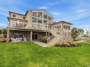 135 Kensington Oval, New Rochelle NY 10805