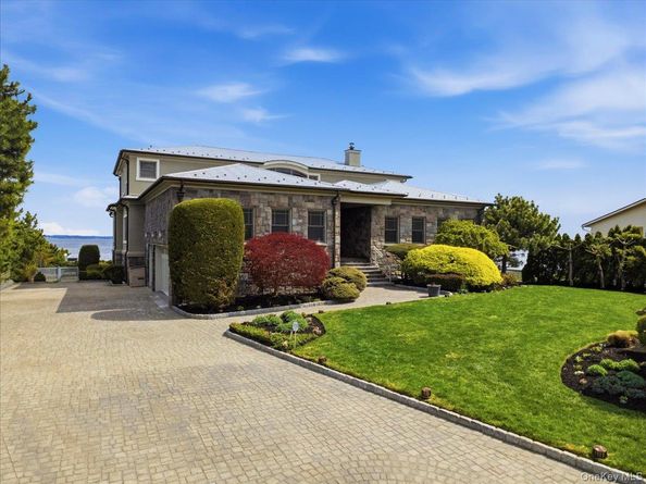 135 Kensington Oval, New Rochelle NY 10805