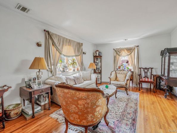 115-82 237th Street, Elmont NY 11003