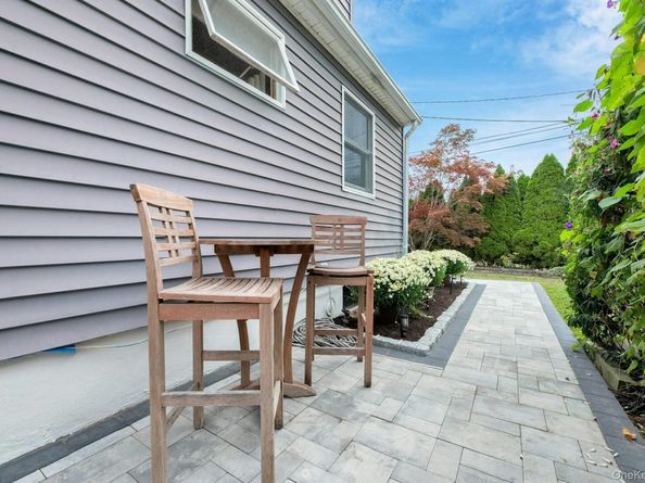 70 Fanning Avenue, Hampton Bays NY 11946