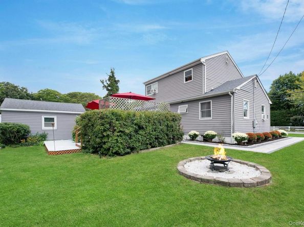 70 Fanning Avenue, Hampton Bays NY 11946