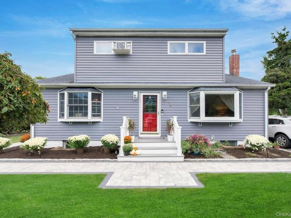 70 Fanning Avenue, Hampton Bays NY 11946