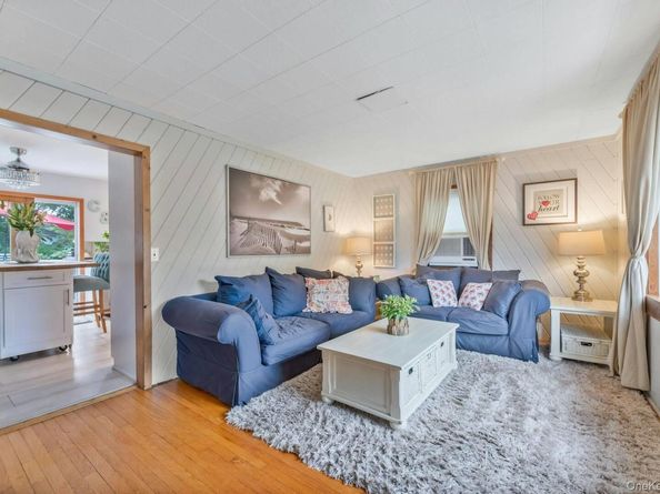 70 Fanning Avenue, Hampton Bays NY 11946