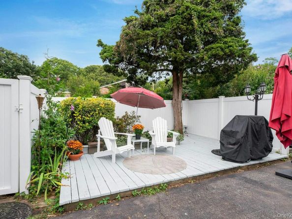 70 Fanning Avenue, Hampton Bays NY 11946