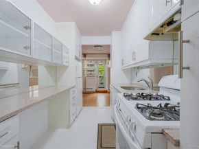 52-30 39th 3V, Woodside NY 11104