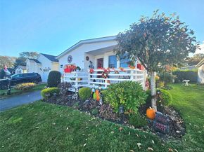 45 Dogwood Lane, Manorville NY 11949