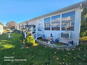 45 Dogwood Lane, Manorville NY 11949