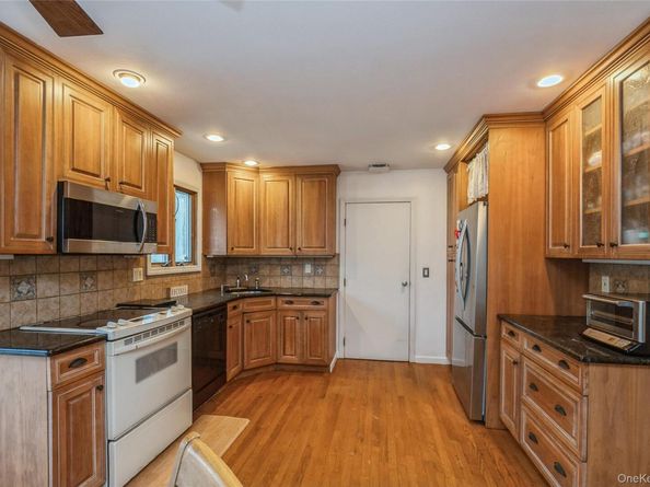 6 Selma Court, East Northport NY 11731