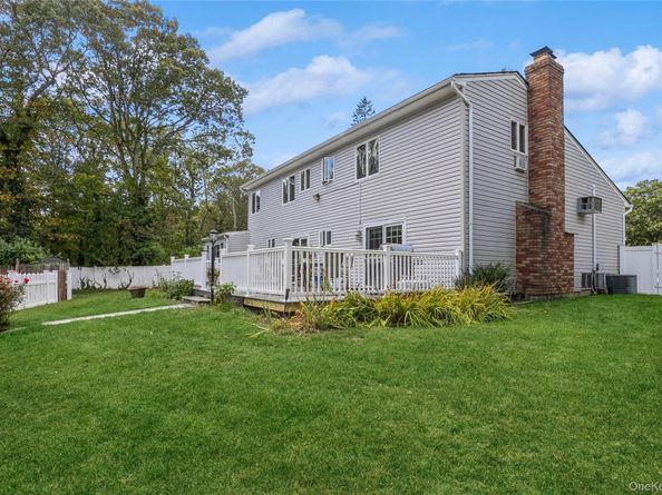 6 Selma Court, East Northport NY 11731