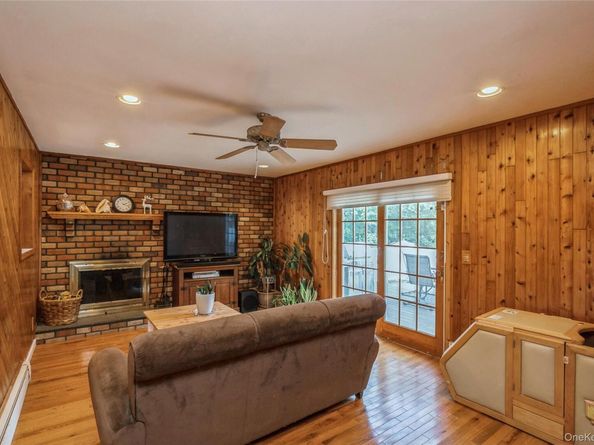 6 Selma Court, East Northport NY 11731