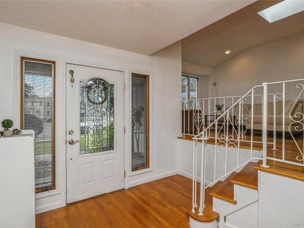 6 Selma Court, East Northport NY 11731