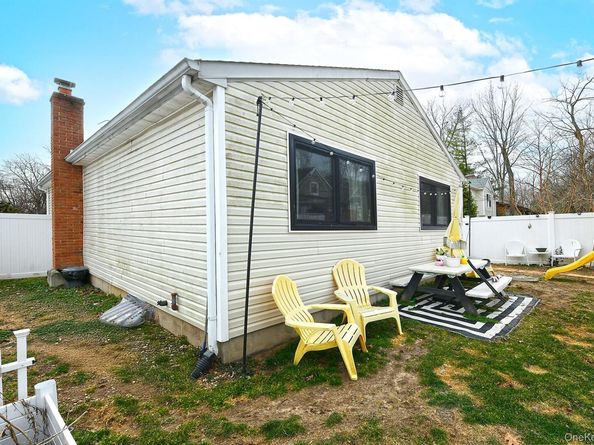 8 Walnut Road, Kings Park NY 11754