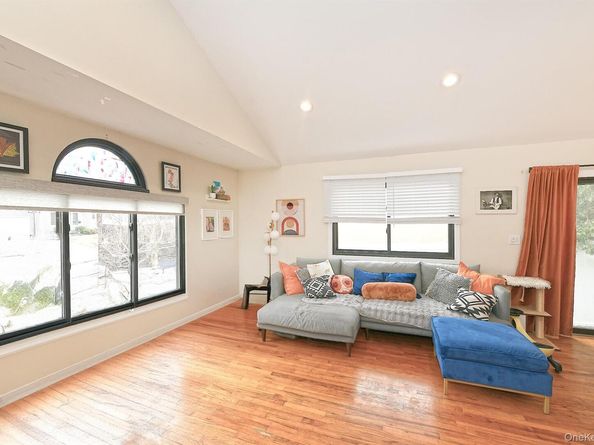 8 Walnut Road, Kings Park NY 11754