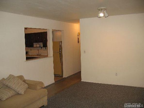 540 Oak Street, Copiague NY 11726