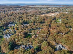 67 Straight Path, Southampton NY 11968