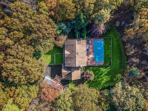 67 Straight Path, Southampton NY 11968