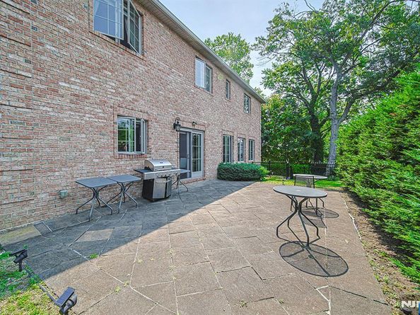 290 McCloud Drive, Fort Lee NJ 07024