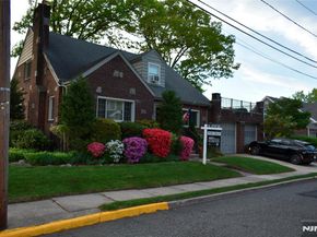 585 Monroe Place, Ridgefield NJ 07657