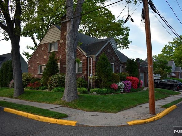 585 Monroe Place, Ridgefield NJ 07657